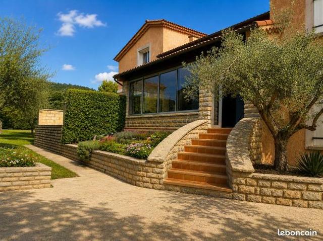 Villa 7 pièces 187 m²