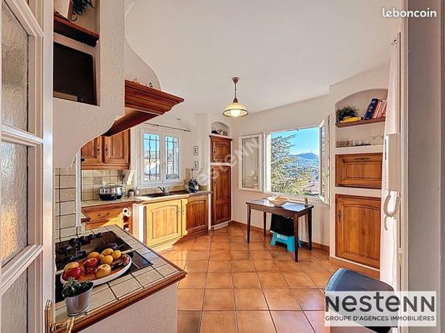 Propriété 7 pièces 187 m²