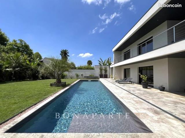 Villa 7 pièces 189 m²