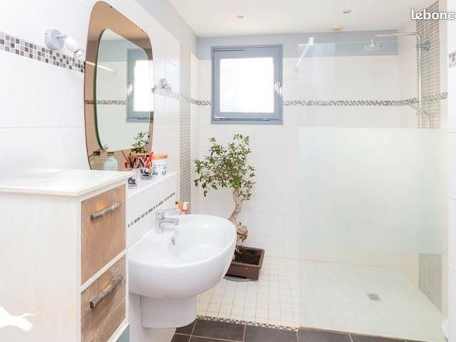 Villa 7 pièces 190 m²