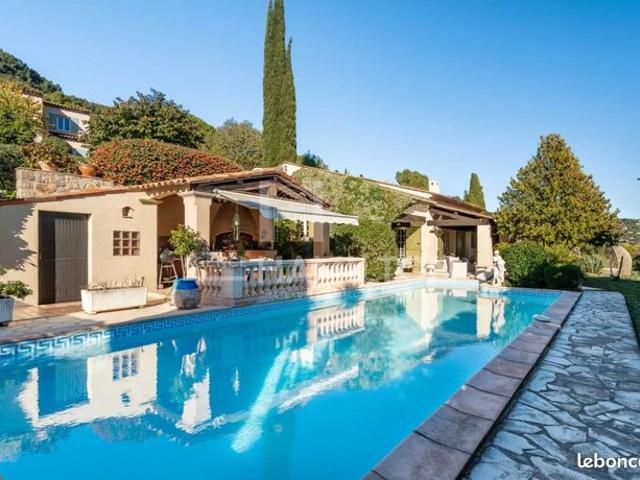 Villa 7 pièces 190 m²