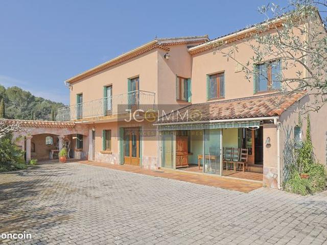 Villa 7 pièces 190 m²