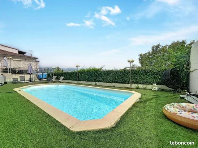 Villa 7 pièces 193 m²