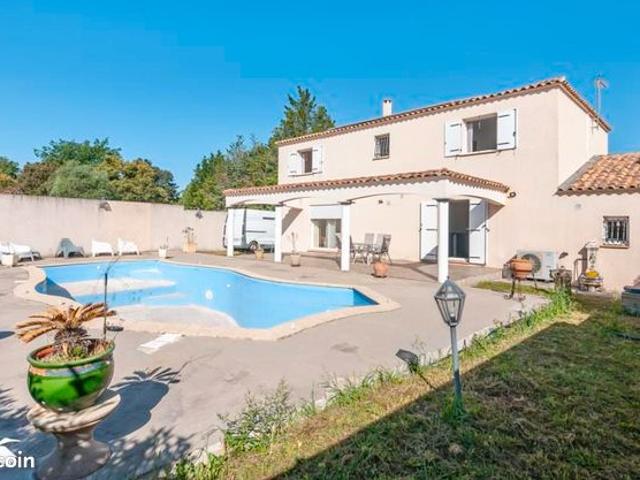 Villa 7 pièces 195 m²