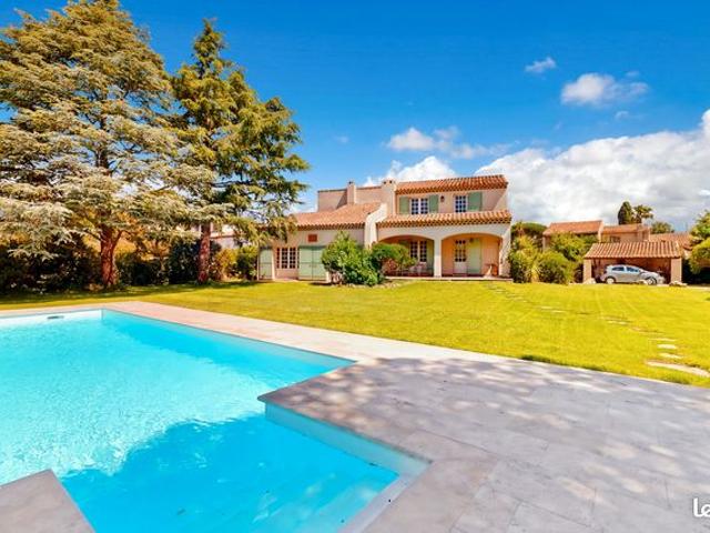 Villa 7 pièces 195 m²