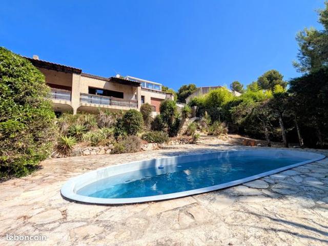 Villa 7 pièces 195 m²
