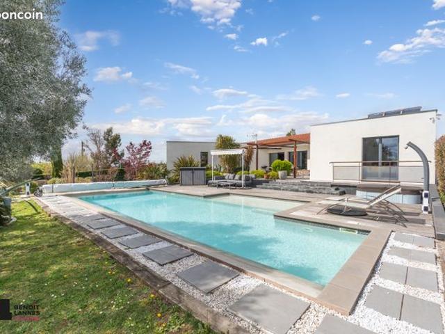 Villa 7 pièces 195 m²