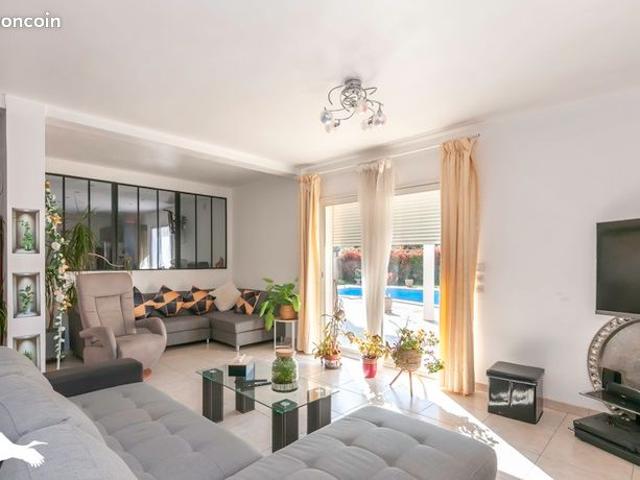Villa 7 pièces 195 m²