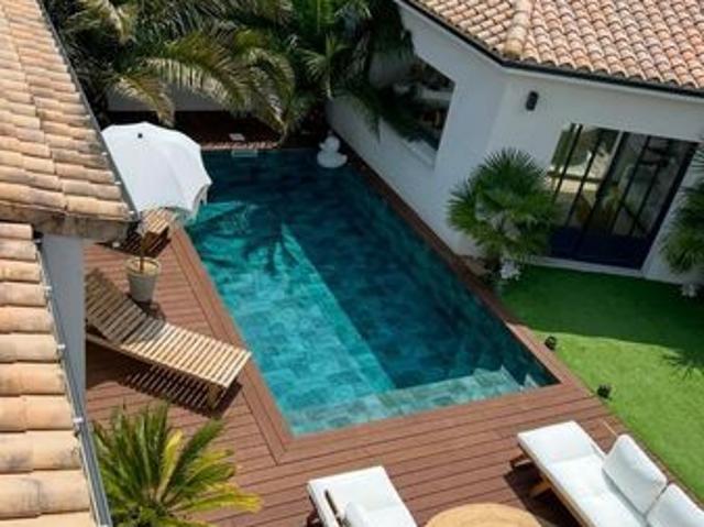 Villa 7 pièces 196 m²