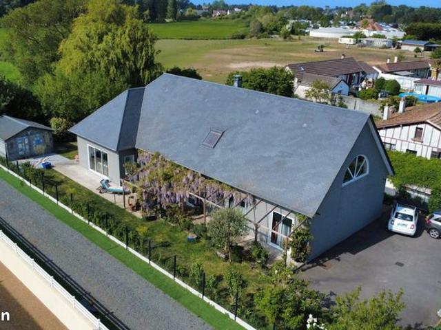 Villa 7 pièces 196 m²