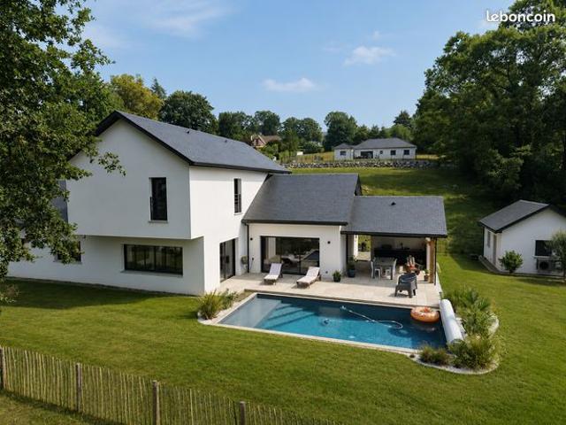 Villa 7 pièces 198 m²