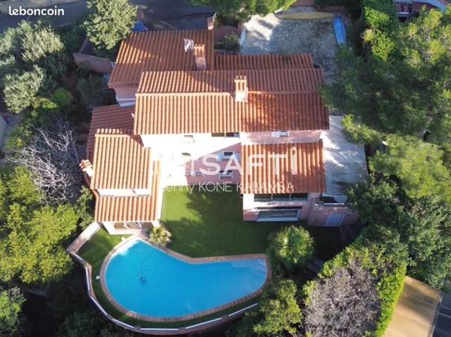 Villa 7 pièces 198 m²