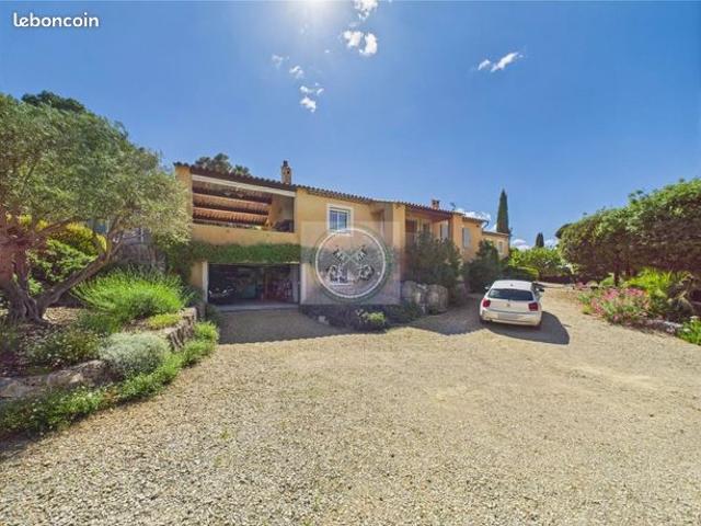 Villa 7 pièces 198 m²