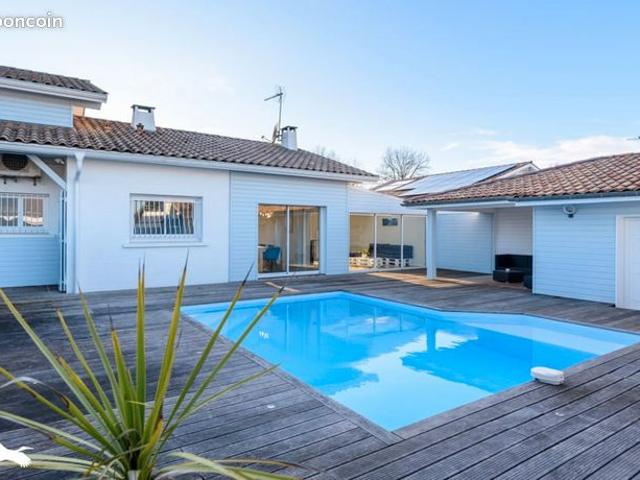 Villa 7 pièces 198 m²
