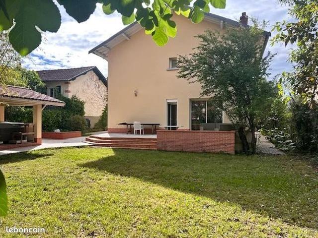 Villa 7 pièces 200 m²