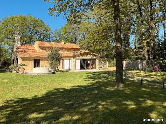 Villa 7 pièces 200 m²