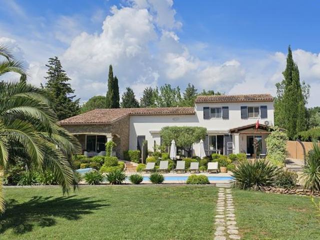Villa 7 pièces 200 m²