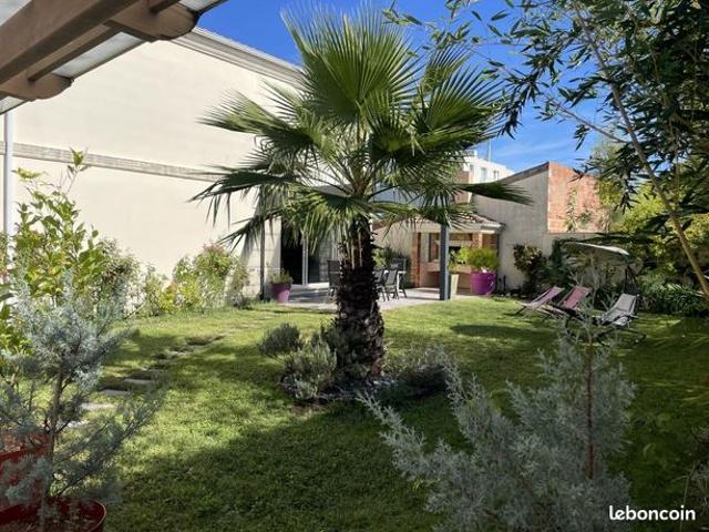 Villa 7 pièces 200 m²