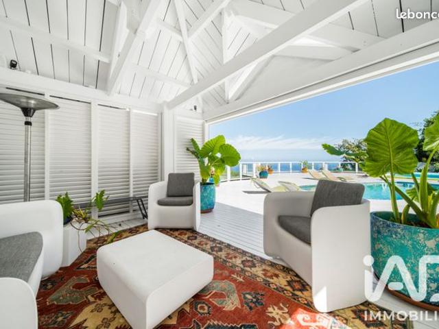 Villa 7 pièces 200 m²