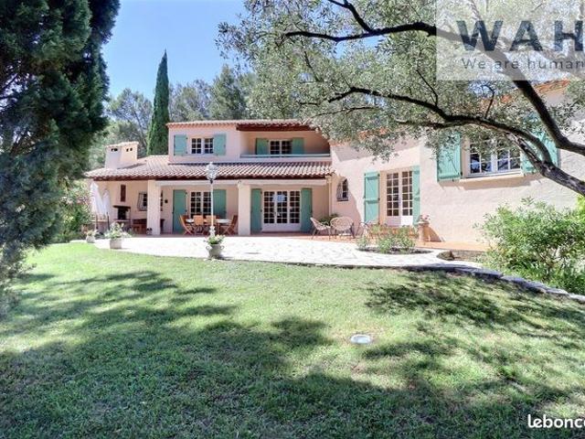 Villa 7 pièces 200 m²