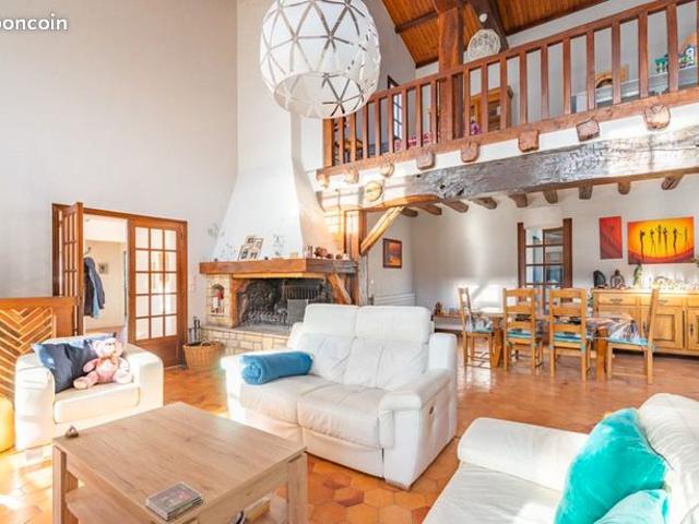 Villa 7 pièces 200 m²