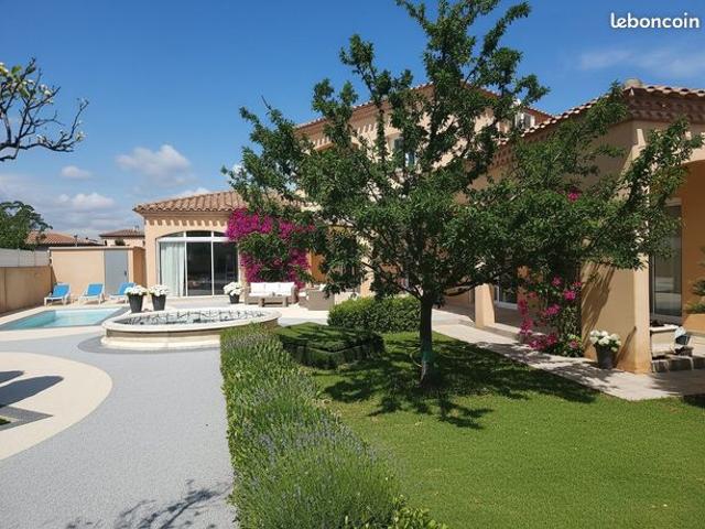 Villa 7 pièces 200 m²