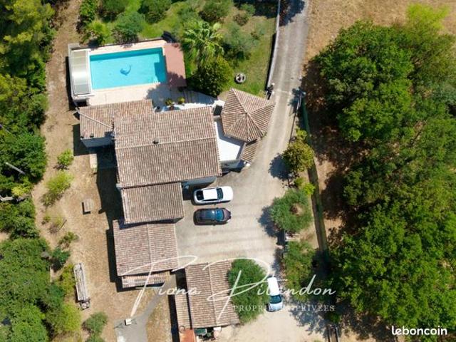 Villa 7 pièces 200 m²