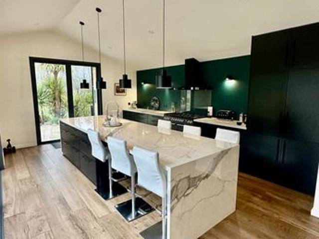 Villa 7 pièces 200 m²