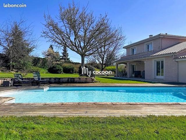 Villa 7 pièces 202 m²