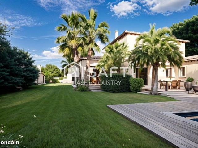 Villa 7 pièces 202 m²