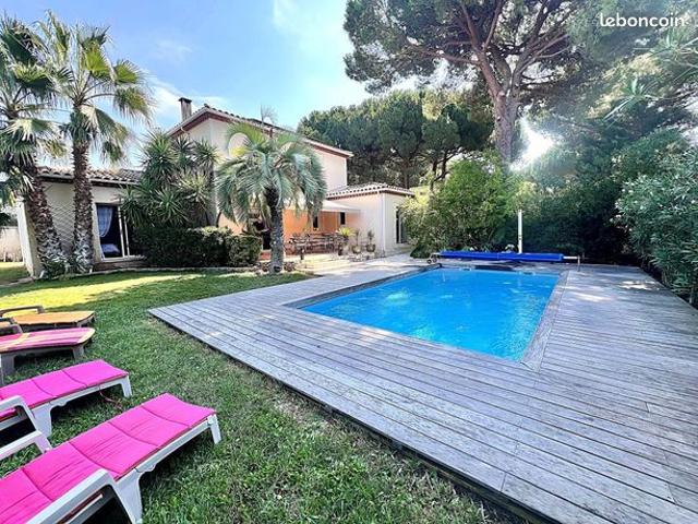 Villa 7 pièces 202 m²