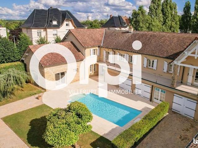 Villa 7 pièces 203 m²