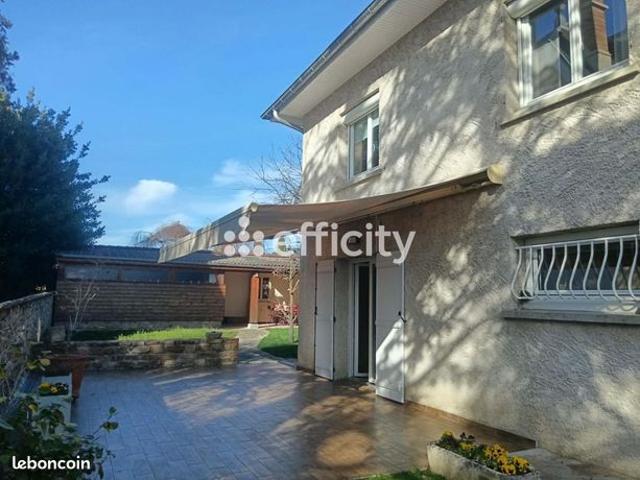 Villa 7 pièces 203 m²