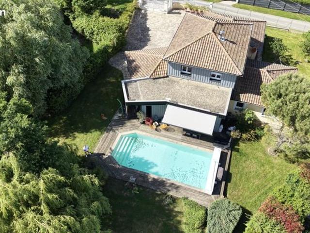 Villa 7 pièces 203 m²