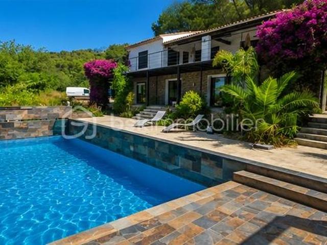 Villa 7 pièces 203 m²