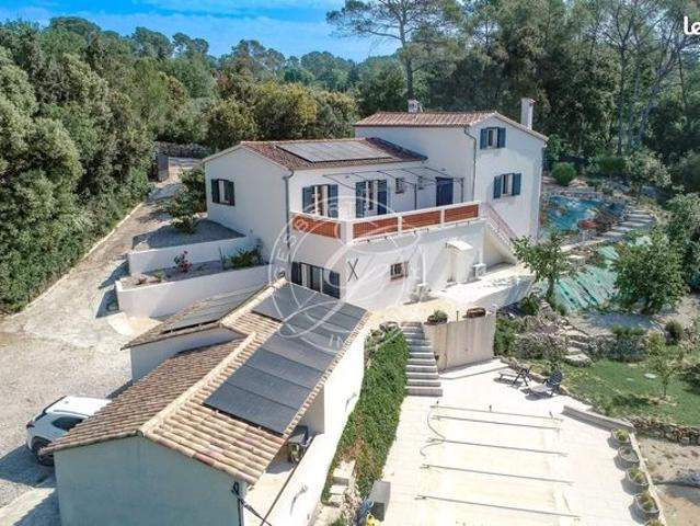 Villa 7 pièces 203 m²
