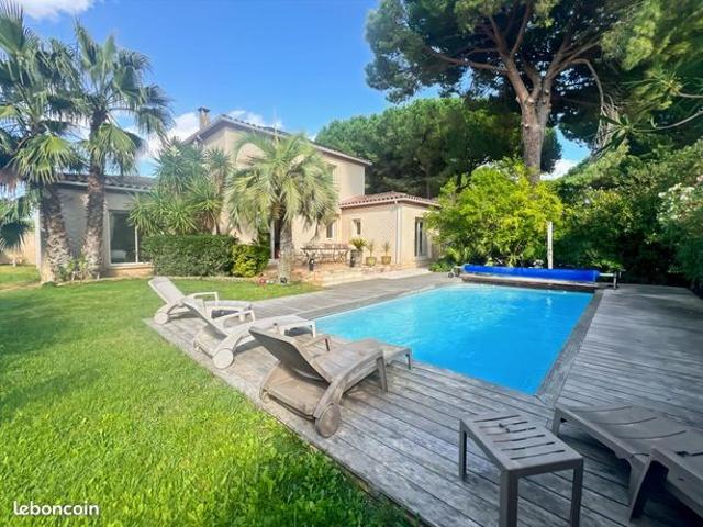 Villa 7 pièces 203 m²