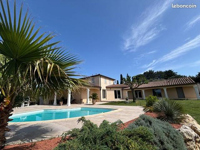 Villa 7 pièces 203 m²