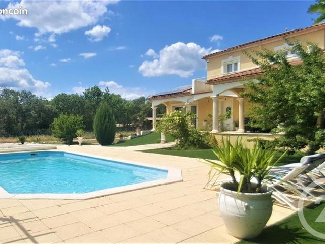 Villa 7 pièces 204 m²