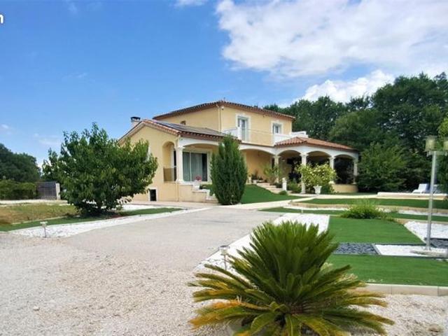 Villa 7 pièces 204 m²