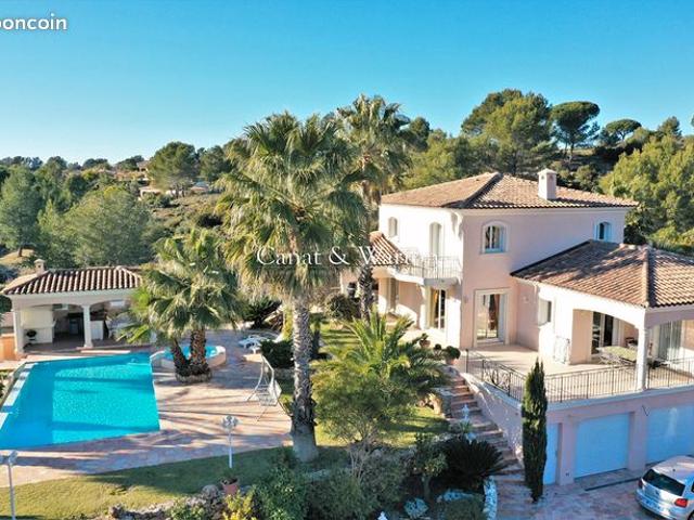 Villa 7 pièces 204 m²