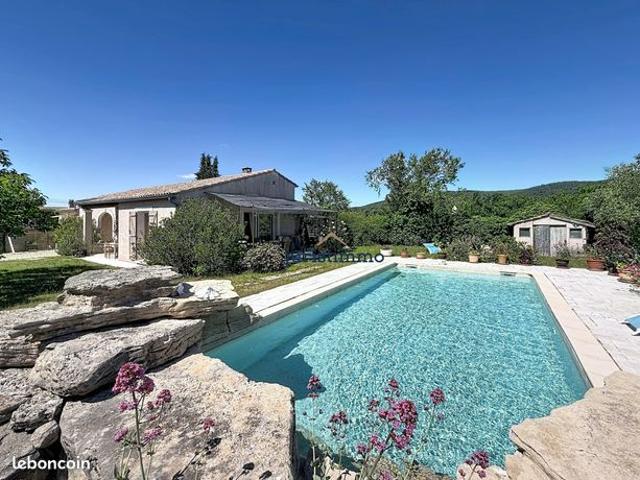 Villa 7 pièces 205 m²