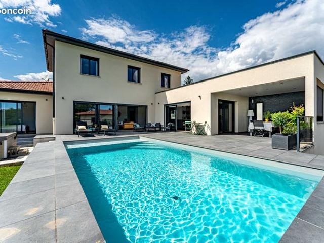Villa 7 pièces 205 m²