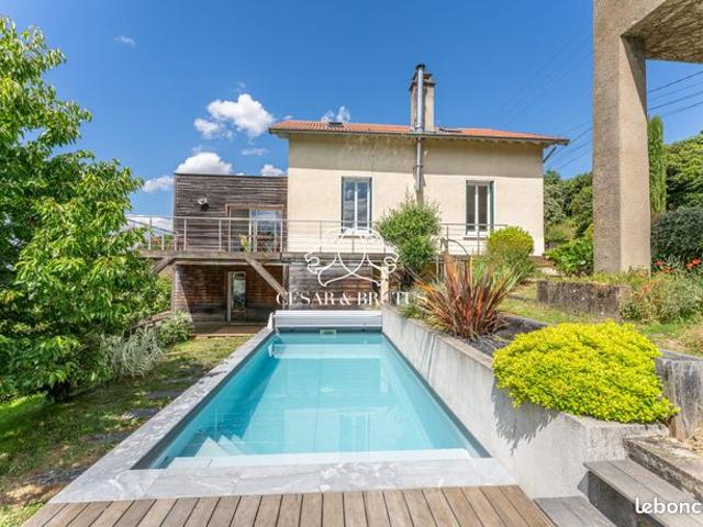 Villa 7 pièces 205 m²
