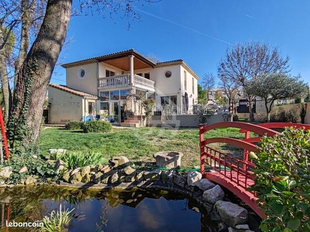 Villa 7 pièces 206 m²