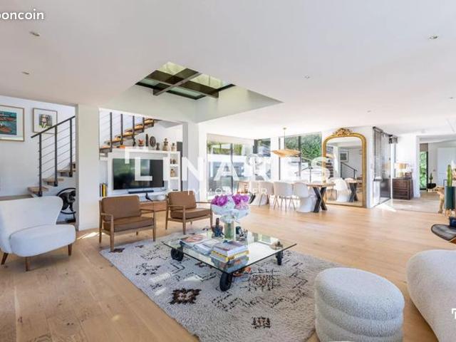 Villa 7 pièces 206 m²