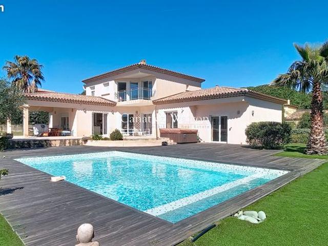 Villa 7 pièces 206 m²