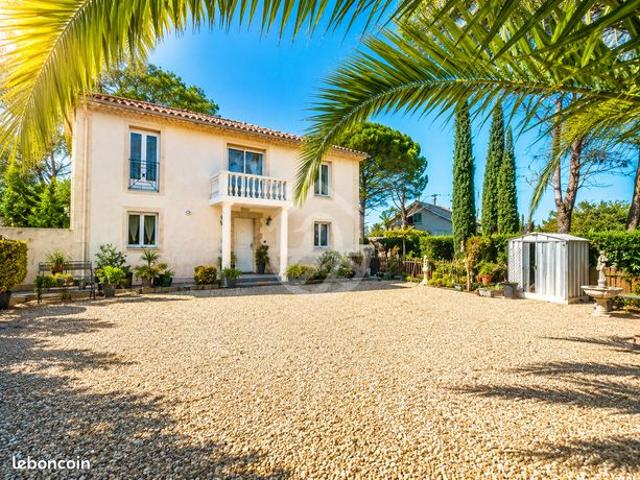 Villa 7 pièces 206 m²