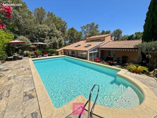 Villa 7 pièces 206 m²