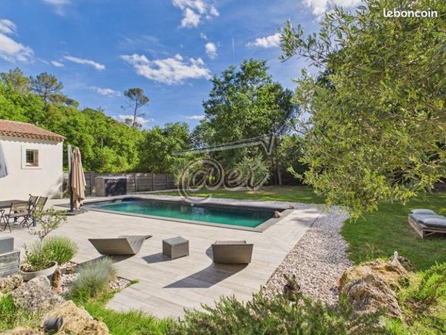 Villa 7 pièces 207 m²